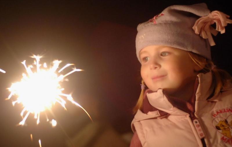 Ура, каникулы! Пиротехника, которую можно запускать с детьми - Вологда | vologda.salutsklad.ru